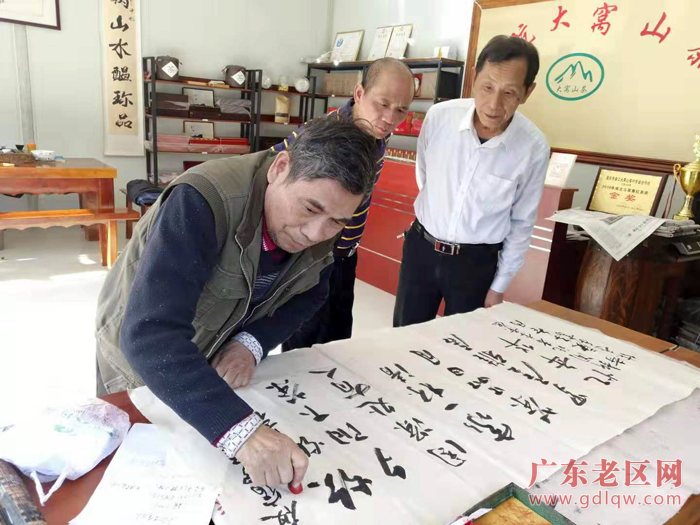 图片说明