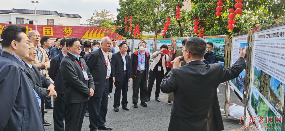 11-5参观.jpg