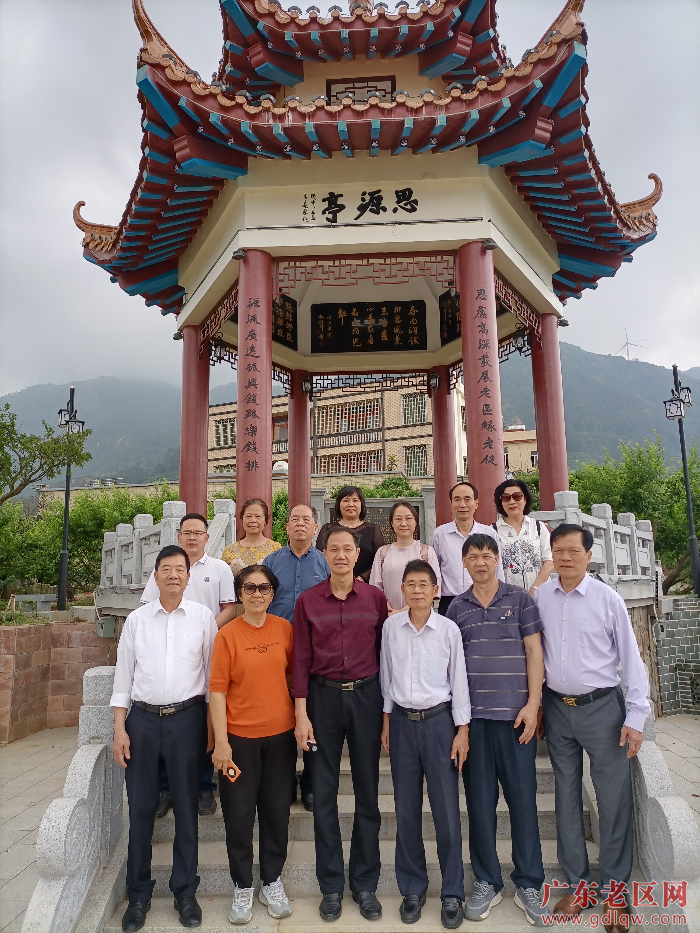 图为湛江市老促会领导深入茂名信宜市老区钱排镇钱新村调研乡村振兴发展项目并合彭.jpg