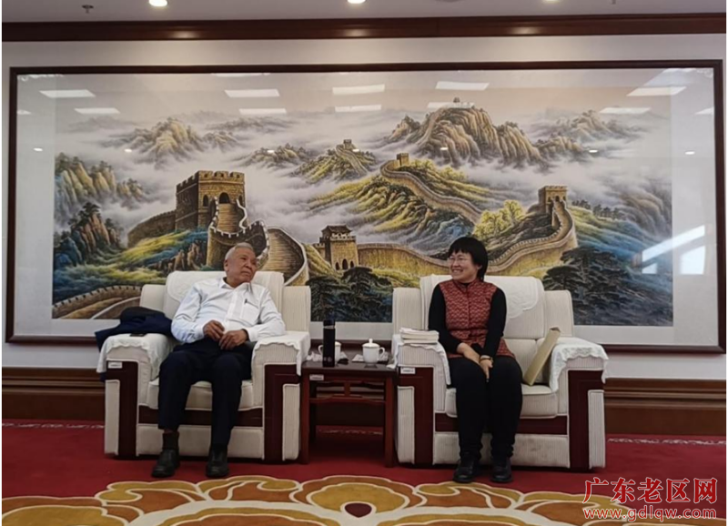 1月23日，陈开枝一行走访中国民营经济研究会，与中国民营经济研究会执行会长兼秘书长沈丽霞、中华工商时报社副社长陈建辉等座谈交流。.png