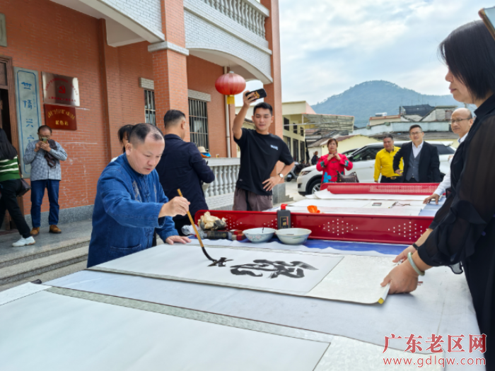 活动现场1.png