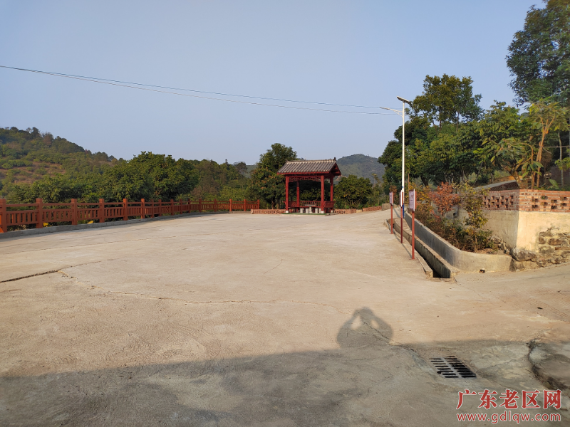 村广场一角.jpg