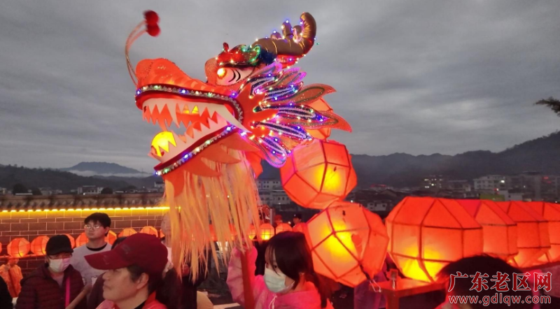 百侯古镇迎龙珠灯民俗活动2.jpeg