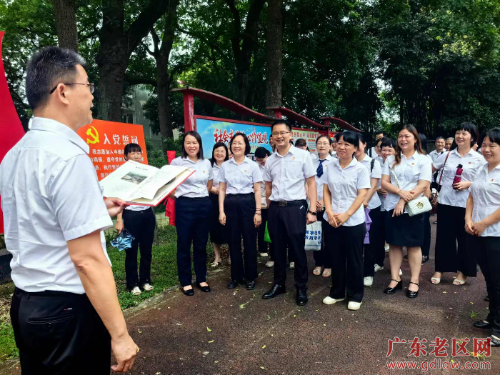 分享红色故事《新丰第一个党支部》.png