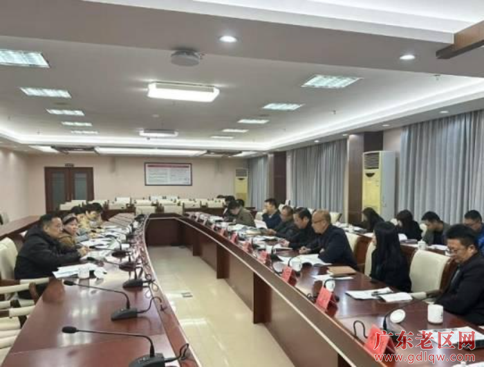 校地专题座谈会.jpg