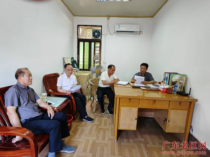 兴宁老促会学习全国会议精神.jpg