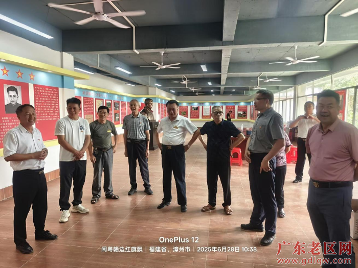 2原平和县委党校副校长、平和县社科联副主席周国林（左1）.png