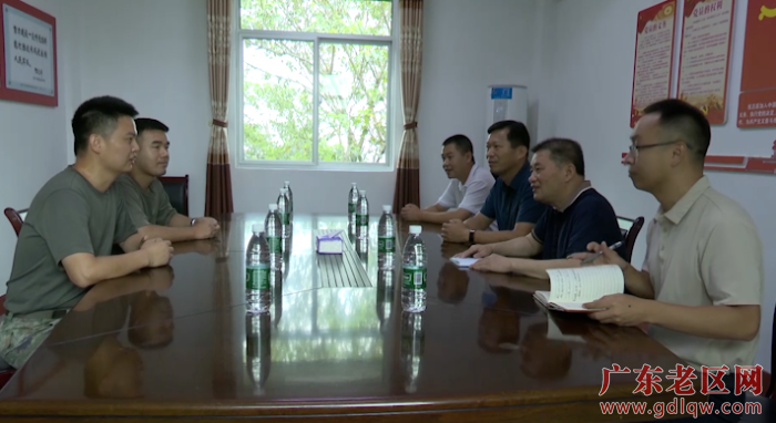 兴宁慰问驻兴宁部队.png