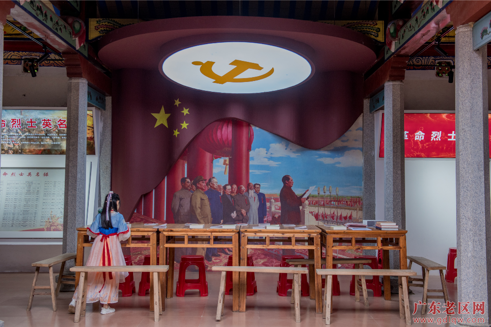 《革命堡垒村——樟树仔》(王晓钦)4.png