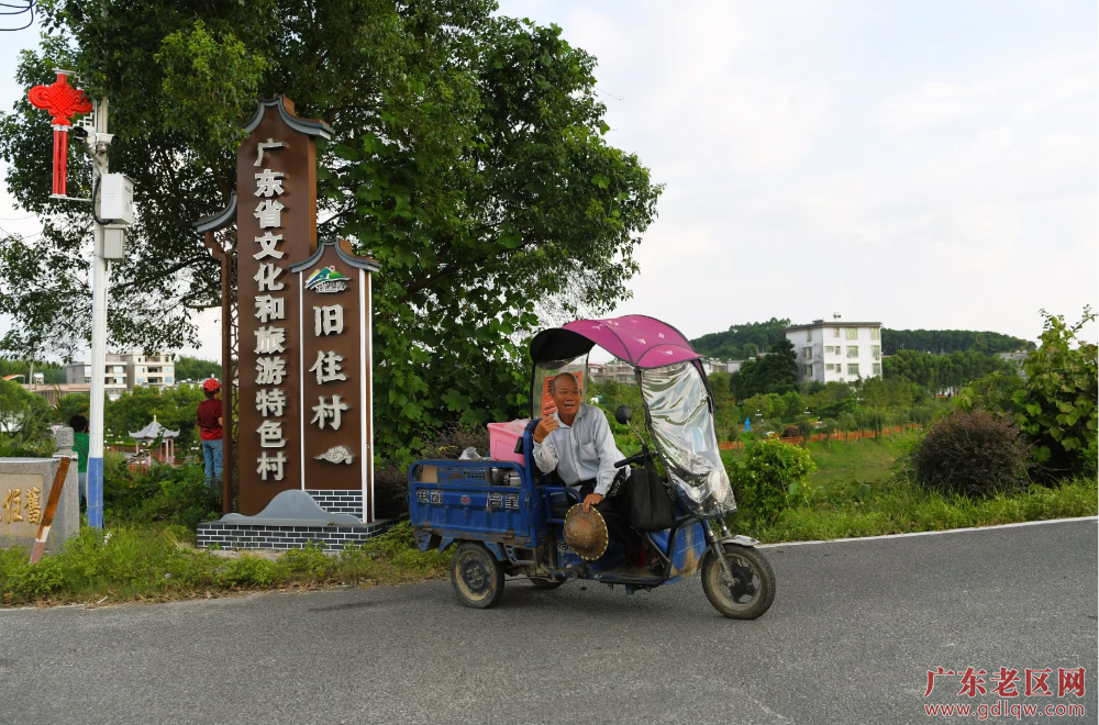 《旧住村新貌》(姚万清)1.png