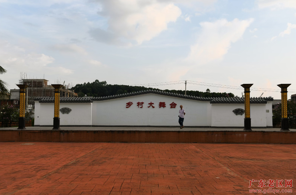 《旧住村新貌》(姚万清)5.png
