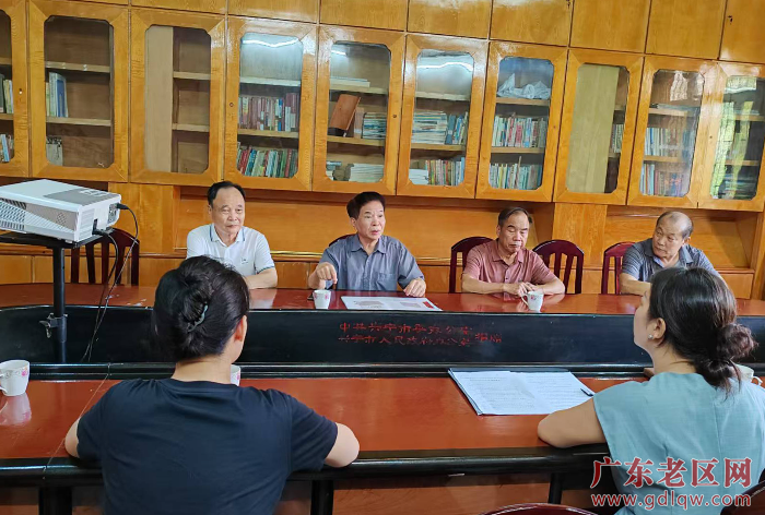 兴宁座谈会.jpg